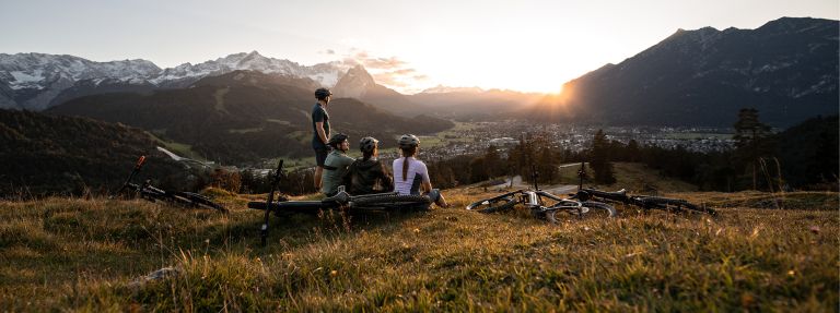 REIN IN DEN SOMMER UND AB AUFS BIKE